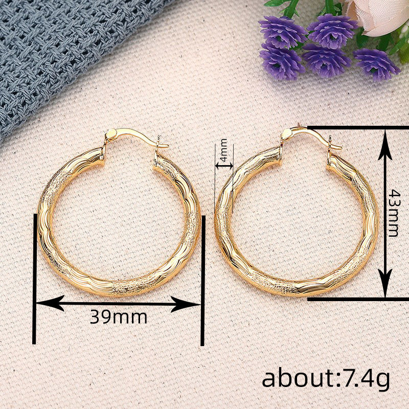 Circular Jewelry With Wave-pattern Design Exuding A Chic French Vibe In Earring Clips